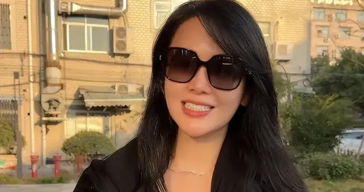 风流成性、绯闻不断？48岁左小青离婚后境况大变，如今成了这样