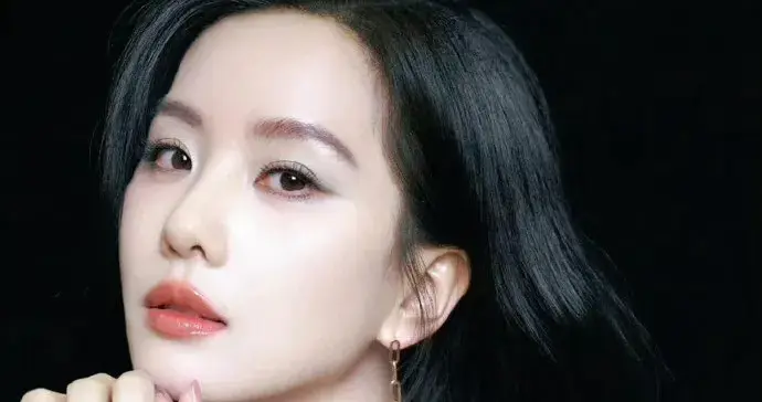 刘诗诗真的越来越有女人味了，温柔气质里多了几分成熟韵味