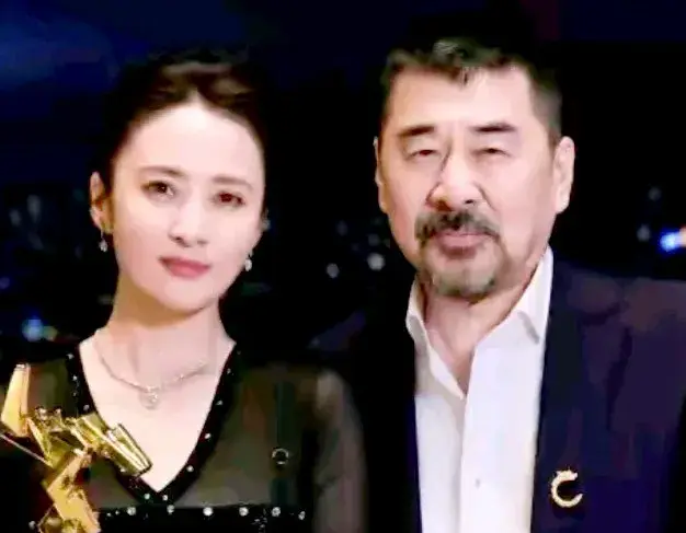 生得貌若天仙，嫁的老公却其貌不扬，这五位女星果然视颜值如粪土