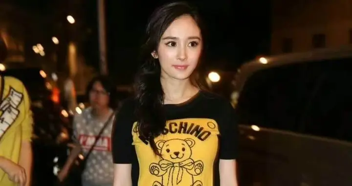 杨幂早期大长腿黑高跟