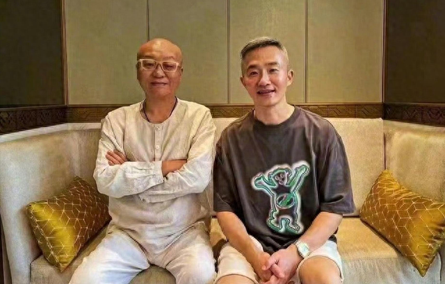 曝主持人程雷因肝病去世，年仅51岁，本尊晒合影回应，近况被曝光