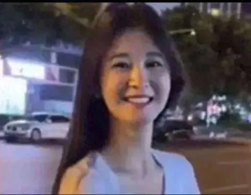 贾玲 曝贾玲暴瘦100斤，摇身一变成女神！瘦出双眼皮！瘦到颜值巅峰！