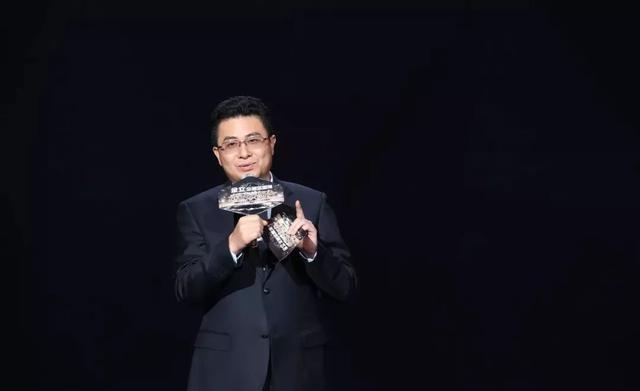 一夜输掉7亿美元，欠下200多亿跑路，回顾金立老板刘立荣的沉浮史