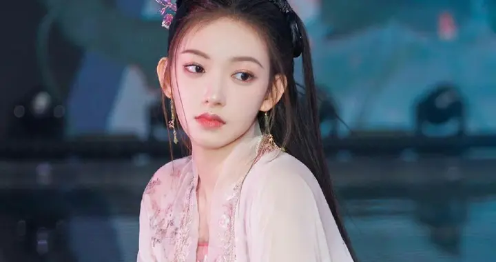 程潇 ｜ 宋制汉服 ???，汉服一穿，直接封神！