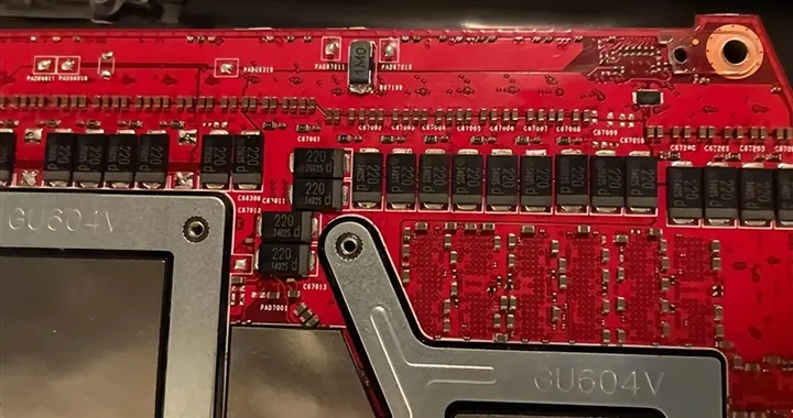 玩家動手改裝RTX 4090筆記本：性能暴增20%逼近RTX 5090！