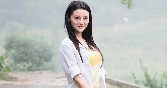 原来她早已去世！26岁全身溃烂不治而亡，被全家八口“吸血”多年