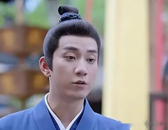 面部肿胀、搓衣板身材硬演古装美男，“资本丑孩子”别再折磨观众