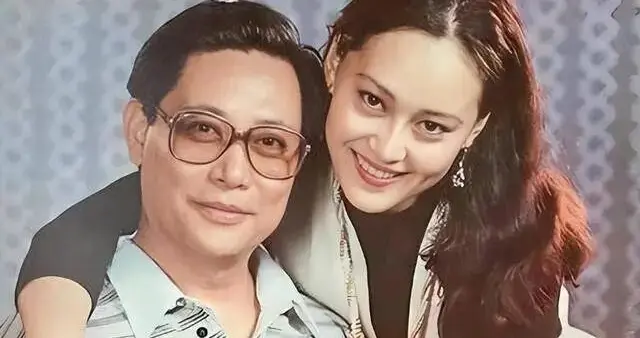 63岁宋佳近况曝光！再婚嫁给小8岁比利时富商，儿女双全很幸福