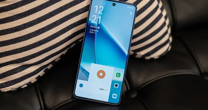 16G+512G！9月价格“雪崩”的一款手机，公认高配低价，再战六年