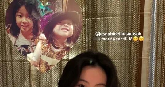 45岁甘比大女儿17岁了！眼神清澈有光一脸富贵相，深得刘銮雄宠爱