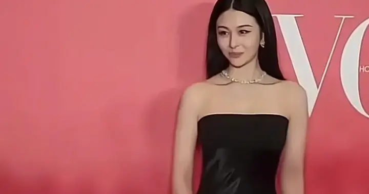 邱淑贞大女儿沈月出席活动 最美星二代名不虚传 颜值超越妈妈