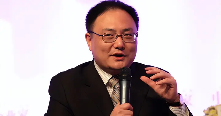 他们为什么纷纷“逃离”央视？不是混不下去，而是算清了另一笔账