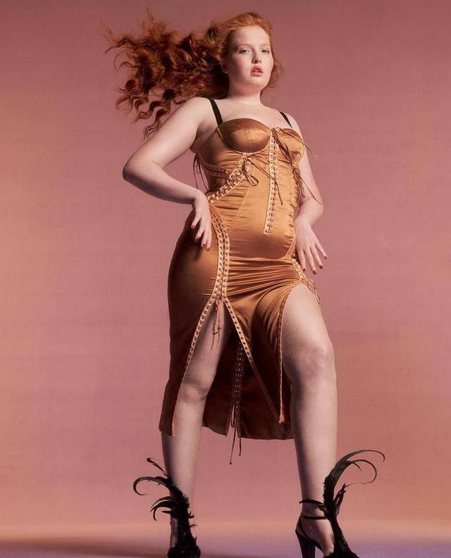 超模|21岁美国超模：体重200斤，一脸雀斑还有双下巴，却比卡戴珊还美