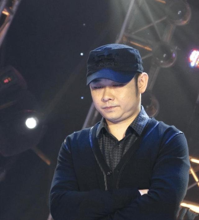 刀郎离婚30年，前妻含泪自述：他住着豪宅，我却一无所有