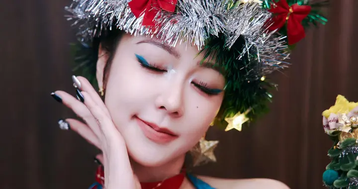 薛凯琪晒圣诞美照