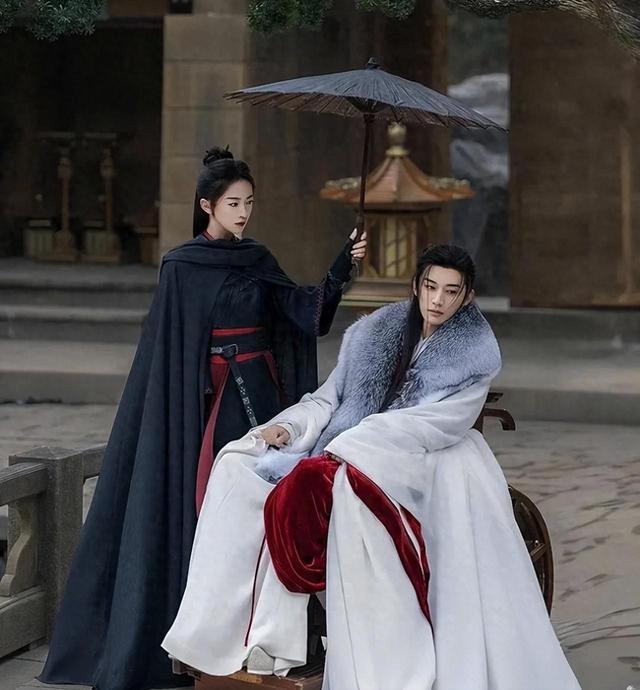 《春花焰》首播好评如潮，冲着刘学义追剧,却被46岁男三惊艳！