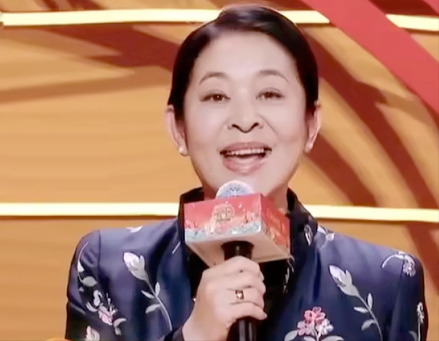 倪萍|倪萍儿子：母亲时隔24年再回春晚，因病被父亲抛弃的日子有痛有泪