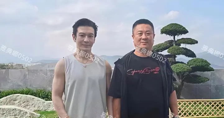 黄晓明三亚被偶遇，网友吐槽他跑步还戴假发穿增高鞋偶像包袱太重