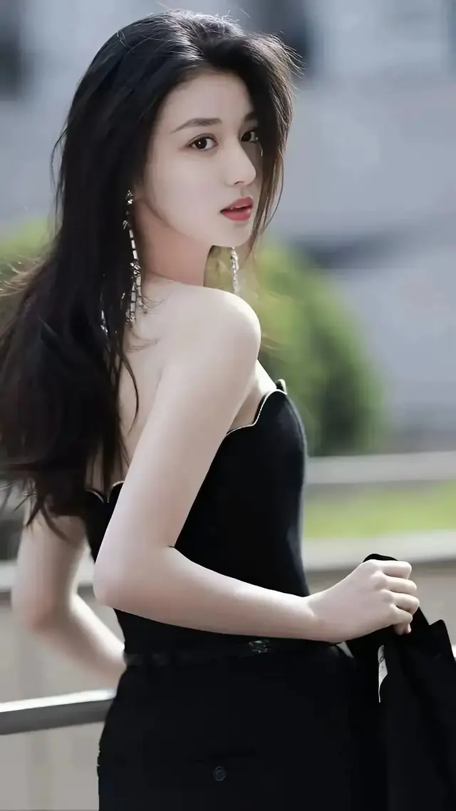 “王楚然：从努力到光芒，她的逆袭之路！”