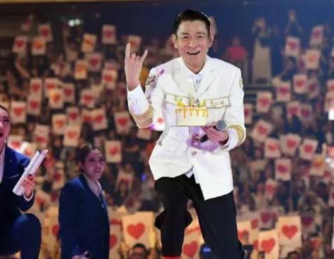 刘德华|刘德华告“刘德华板鸭”店侵权，老板说我都叫刘德华七十多年了