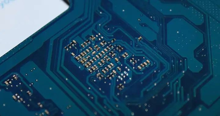 2024年液冷市場增速達96%，單相冷板式液冷將成主流方案