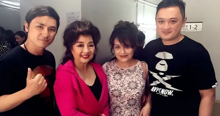 74岁施明病逝，生前与双胞胎儿子决裂，至死未见小儿子最后一面！