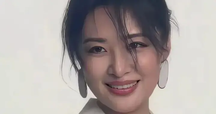 57岁魅力不减，周涛新造型出炉优雅妩媚又端庄大气，太全面了