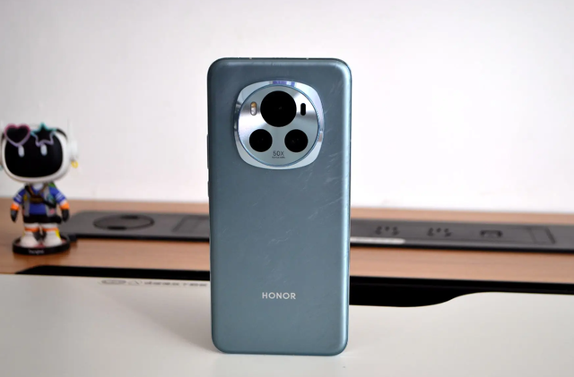 超动态主摄+护眼屏，荣耀目前“最香”的手机，降价2450元太狠了