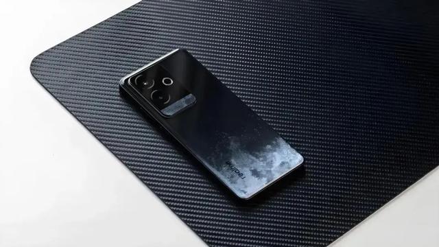 2025国补后，“行业最佳”的4款手机，16+512GB可以“一步到位”