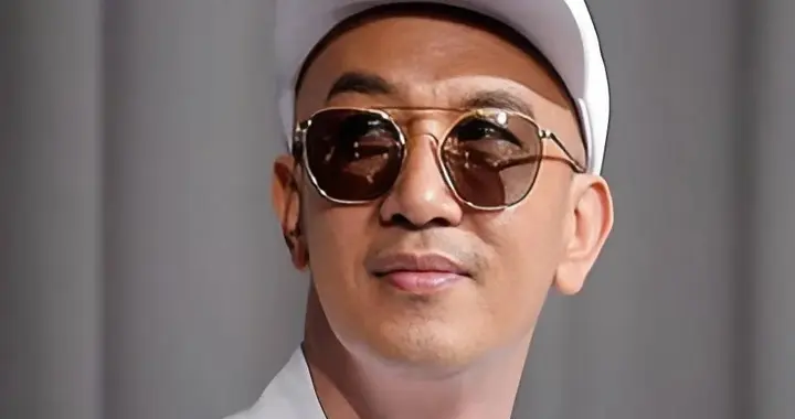 具俊晔的时间到底哪来的？天天守金宝山+画爱妻画像，不用上班