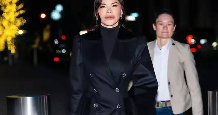 桑切斯穿黑大衣出镜录节目，宣布捐款一亿美金，与麦肯齐杠上了？