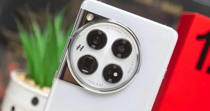 不談品牌溢價是多少！對比小米、榮耀后，我發現一加的秘密