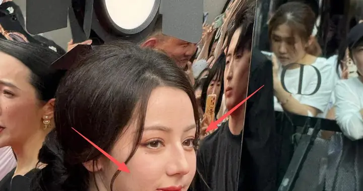 迪丽热巴空降三里屯！脸肿、皮肤松弛尽显疲态，与精修图判若两人