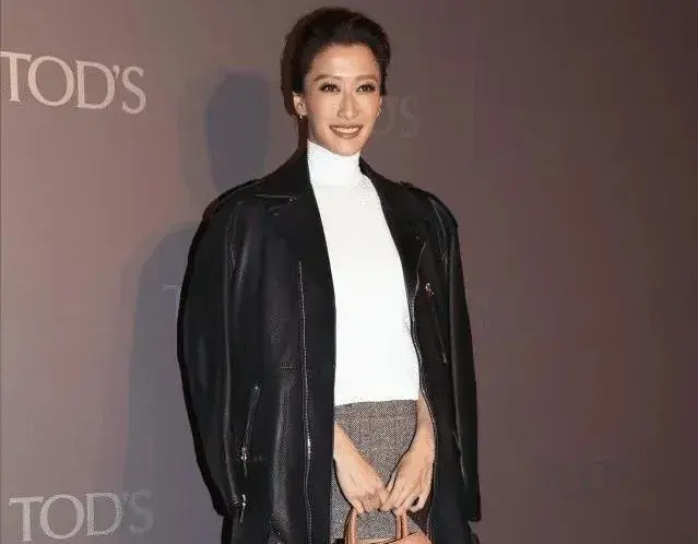 谢霆锋的妹妹，长得一点都不比他差，还像个具有名媛气质的混血儿