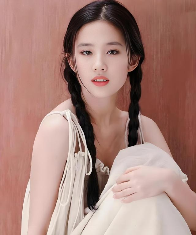 刘亦菲17岁跑步照绝美曝光，仙女气质惊艳众人！