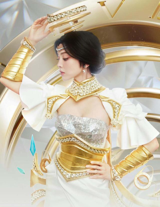 娜扎COS芈月，人美腿长，全身珠宝，还原度100%，和孙俪气质不同