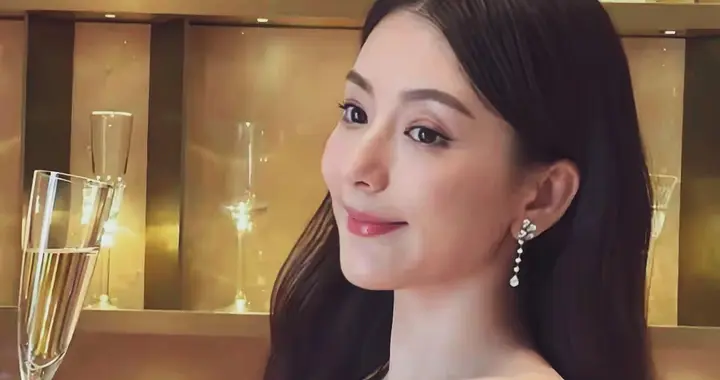 年龄差22岁算什么？看了方媛的完美身材，才懂天王的快乐！