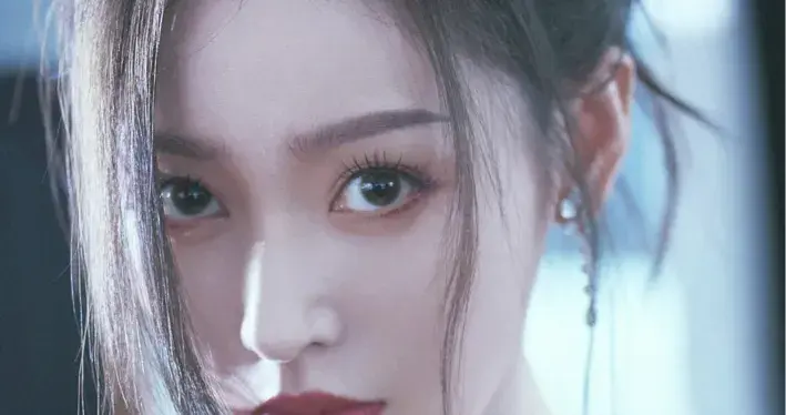 美女壁纸-第5889期-张天爱