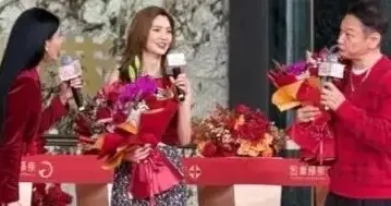 女神洪欣在房地产走穴，72行，行行出状元，是金子总会发光的