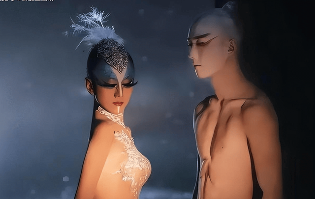 杨丽萍上台没穿衣服？服装都是彩绘的，镜头放大时太“抢眼”！