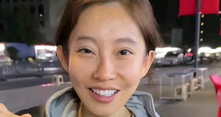 抗癌归来的冯提莫，力挺“直播禁美颜”，素颜后恶心的一幕上演了