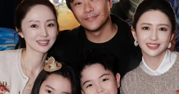 佟丽娅陈思诚合体为儿子庆生，董璇母女惊喜现身，10岁朵朵像爸爸