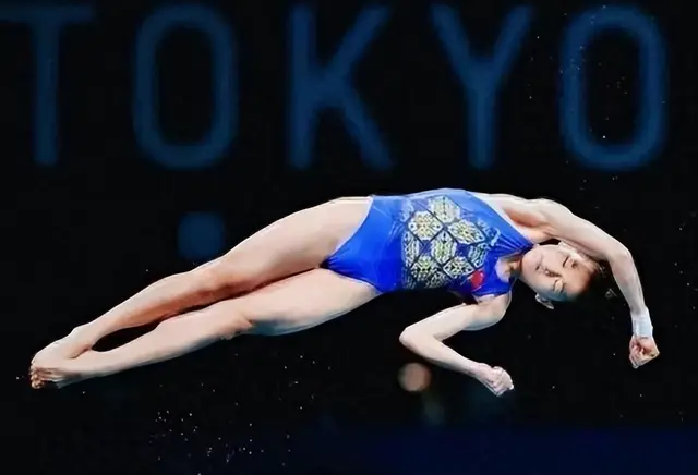 每次去香港旅游，陈若琳都赖在郭晶晶家里不走，理由出奇搞笑