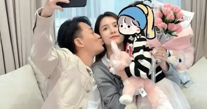 46岁林峯陪老婆回娘家过年，女儿样貌曝光获赞高颜值