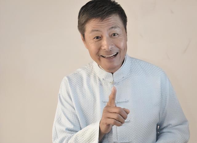 冯巩|从大红大紫到无人问津，刘伟做错了什么？