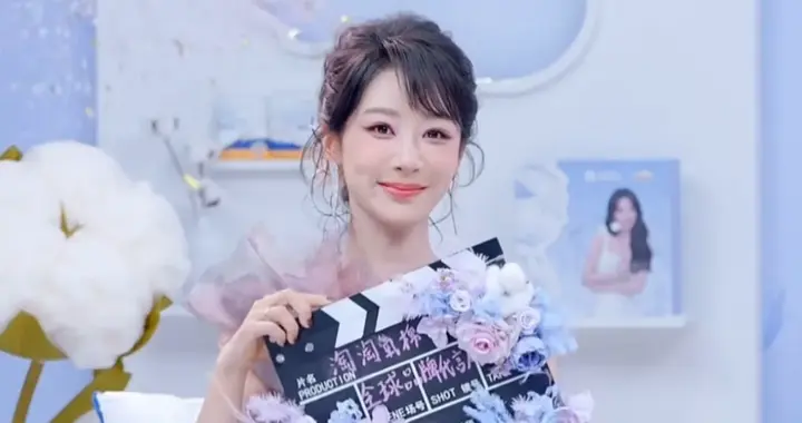 好漂亮！杨紫《生命树》杀青直播首秀，不见丝毫憔悴，宛如少女