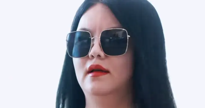 钱再多有啥用！50岁久居英国的李湘，终于为自己的行为付出了代价