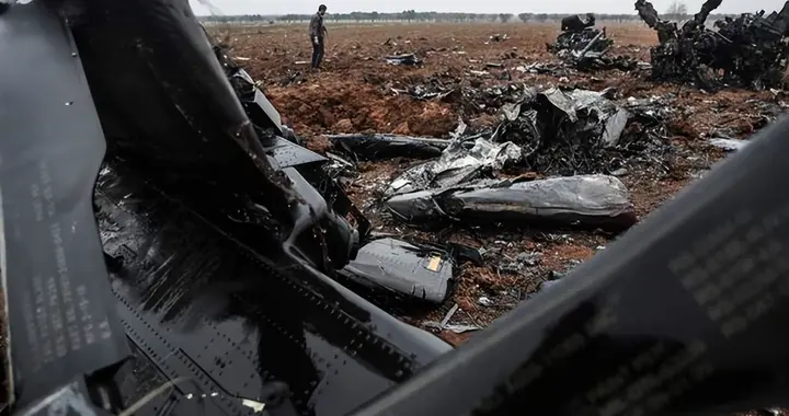 俄罗斯无人机击落乌克兰英雄驾驶的乌军机。