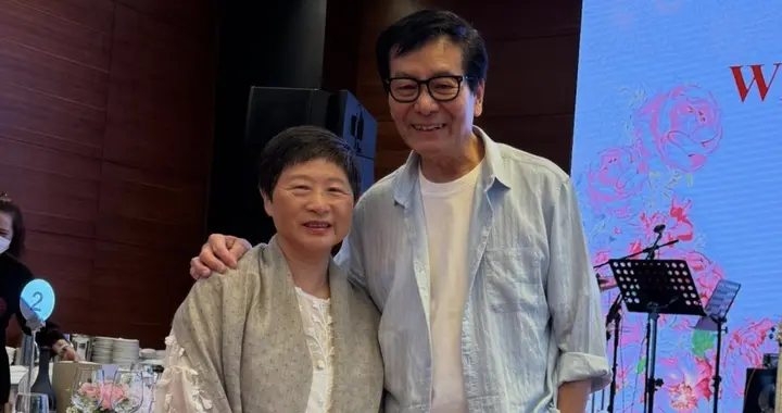 77岁TVB绿叶回香港罕露脸，出席前任生日会，自曝已移居中山养老