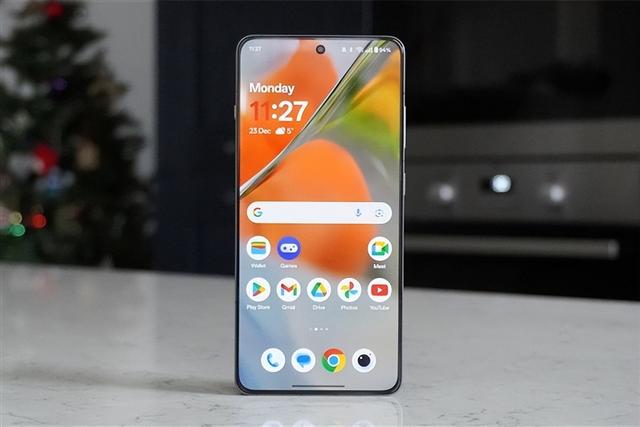 小屏+顶级性能+超大电池！最完美小钢炮手机比小米15便宜一千？